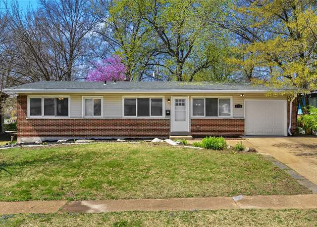 Property at 1315 Hialeah Pl, Florissant, MO 63033, 5 beds, 2 baths