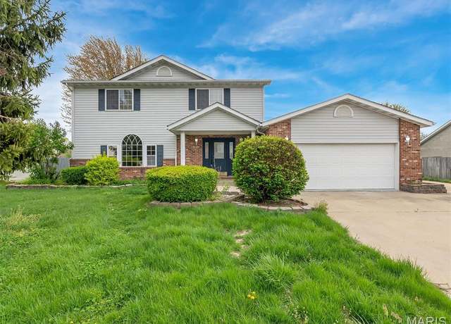 Property at 904 Mayfair Dr, Belleville, IL 62221, 3 beds, 3.5 baths