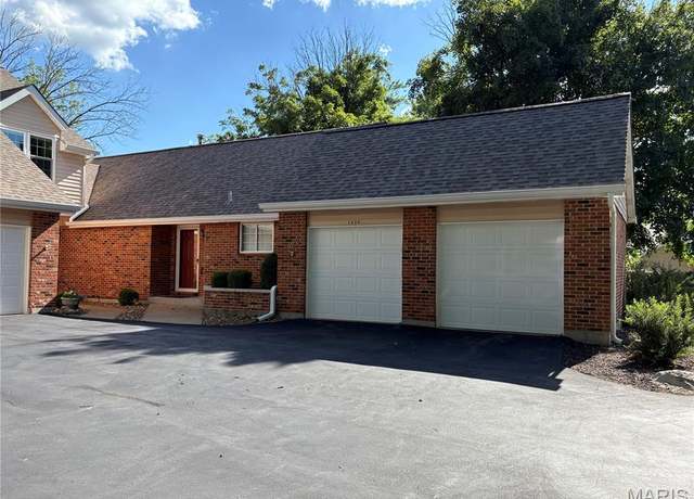 Property at 1428 Tahoe Valley Ct, Ballwin, MO 63021, 2 beds, 2.5 baths