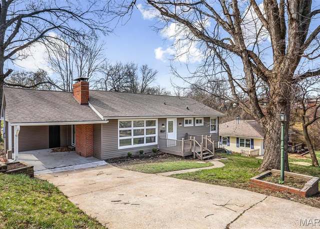 Property at 17 Marietta Pl, Alton, IL 62002, 3 beds, 1 bath