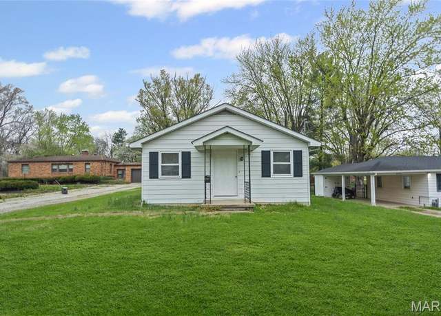Property at 2707 E Main St, Belleville, IL 62221, 2 beds, 1 bath