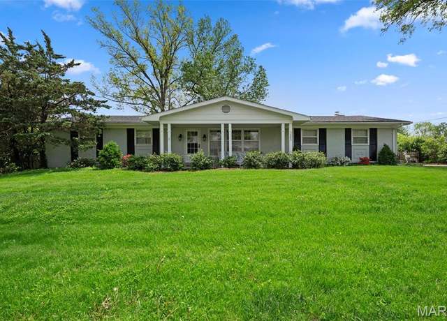 Property at 3002 Rockford Way Pl, St Charles, MO 63303, 3 beds, 2 baths