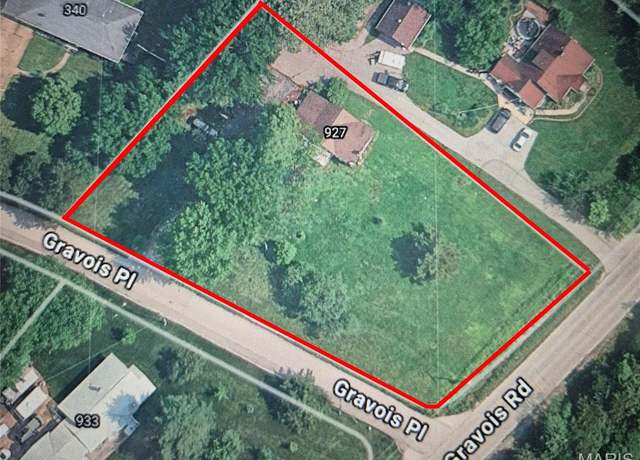 Property at 927 Gravois Rd, Fenton, MO 63026, 2 beds, 1 bath