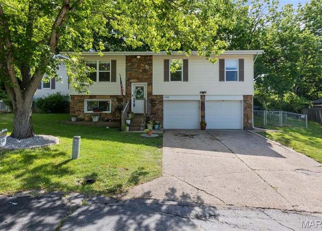 Property at 4588 Towne Hall Dr Dr, Arnold, MO 63010, 4 beds, 2.5 baths