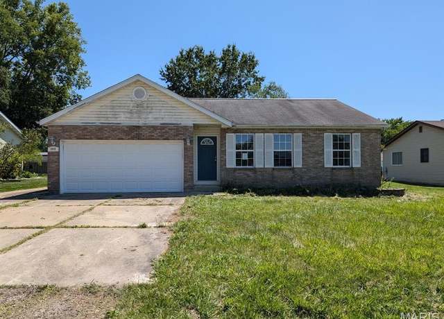 Property at 1095 Barbados Dr, Edwardsville, IL 62025, 3 beds, 2 baths