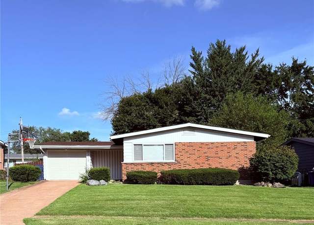 Property at 1540 Horseshoe Dr, Florissant, MO 63033, 3 beds, 2 baths