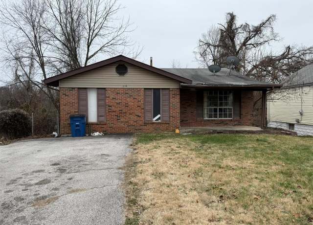 Property at 356 Scenic Dr, St Louis, MO 63137, 3 beds, 2 baths