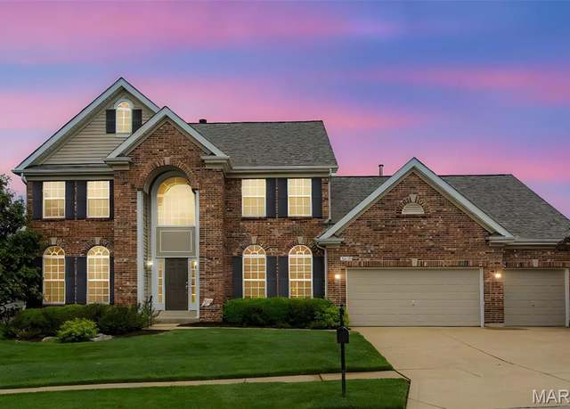 Property at 3015 Windsor Point Dr, St Louis, MO 63129, 4 beds, 2.5 baths