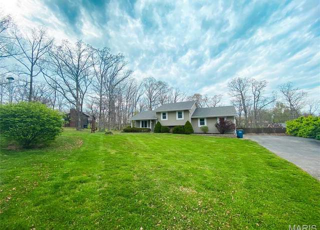 Property at 19113 Bent Oak Dr, Warrenton, MO 63383, 3 beds, 1.5 baths