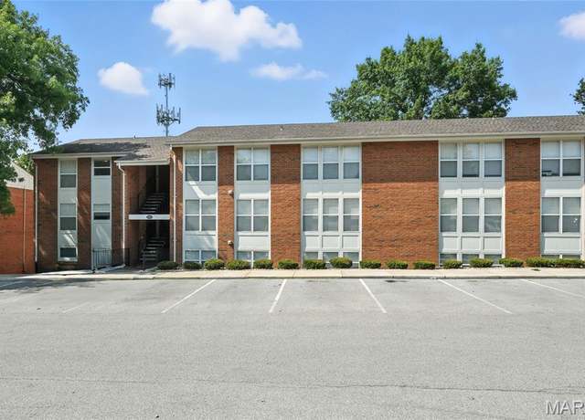 Property at 1951 Greenpoint Dr #103, Kirkwood, MO 63122, 3 beds, 2 baths