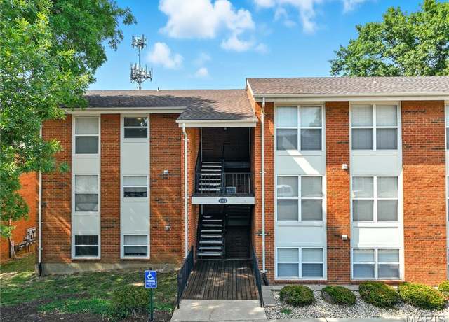Property at 1951 Greenpoint Dr #103, Kirkwood, MO 63122, 3 beds, 2 baths