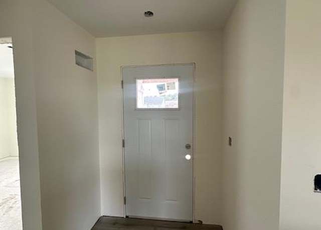 Property at 1566 Orchard Lakes Cir, Belleville, IL 62220, 3 beds, 2 baths