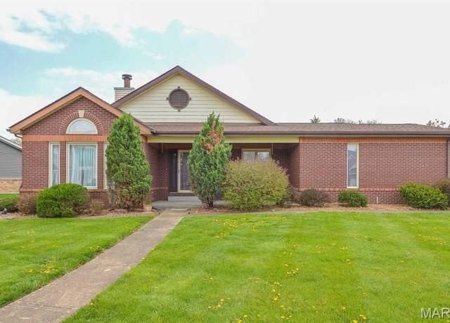 Property at 2616 Donald Ct, Granite City, IL 62040, 3 beds, 2.5 baths