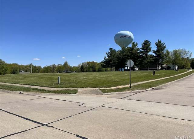 Property at 116 Wren Ct, Grafton, IL 62037