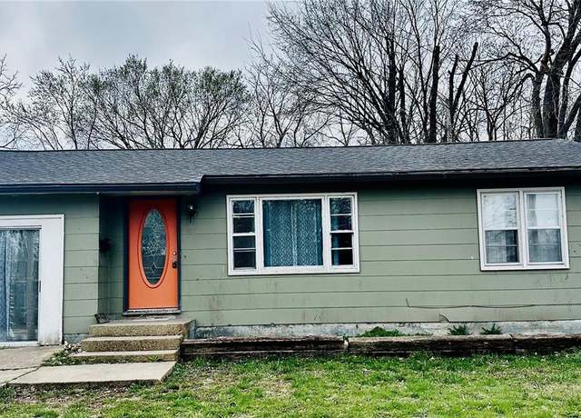 Property at 807 E Ellis St, Salem, MO 65560, 3 beds, 1 bath