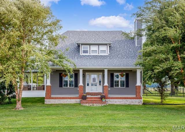 Property at 13649 Pocahontas Rd, Highland, IL 62249, 3 beds, 2.5 baths