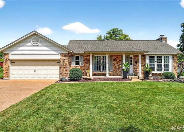 Property at 337 Saddle Back Dr, Oakville, MO 63129, 3 beds, 3 baths