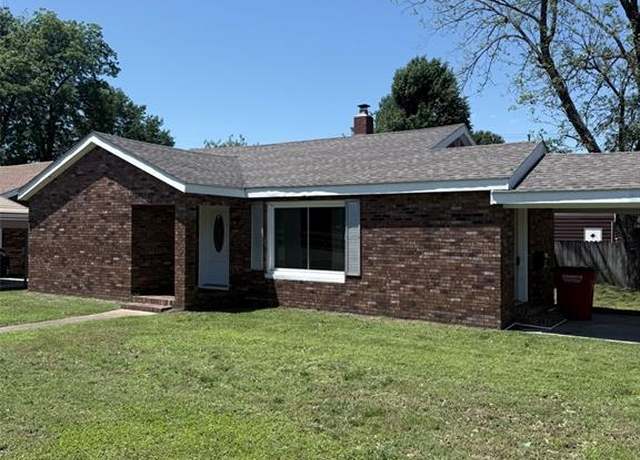 Property at 328 Helen St, Sikeston, MO 63801, 2 beds, 1 bath