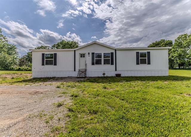 Property at 30195 Orchard Dr, Lebanon, MO 65536, 3 beds, 2 baths