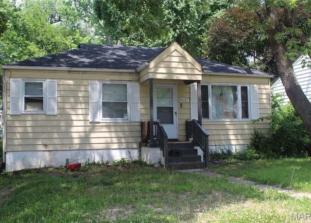 Property at 10127 Cloverdale Dr, St Louis, MO 63136, 3 beds, 2 baths