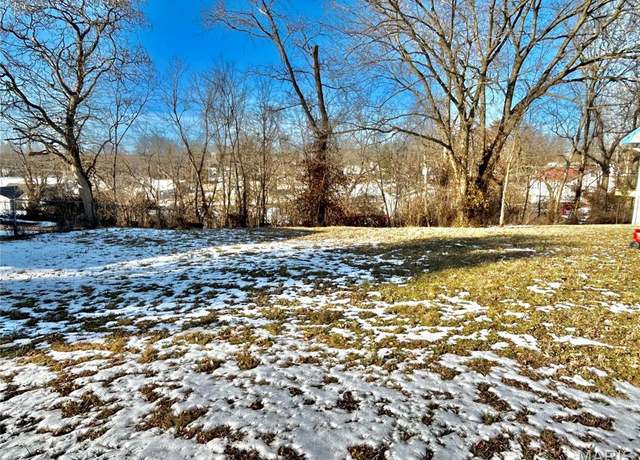 Property at 404 E 2nd St, Salem, MO 65560