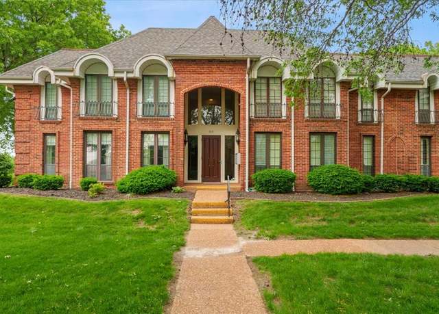 Property at 910 Claytonbrook Dr #1, Ballwin, MO 63011, 2 beds, 2 baths