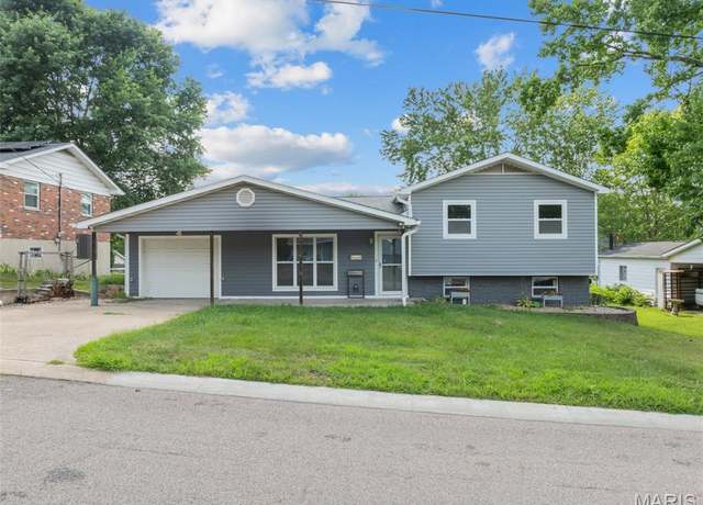 Property at 98 Kennedy St, Union, MO 63084, 3 beds, 2 baths