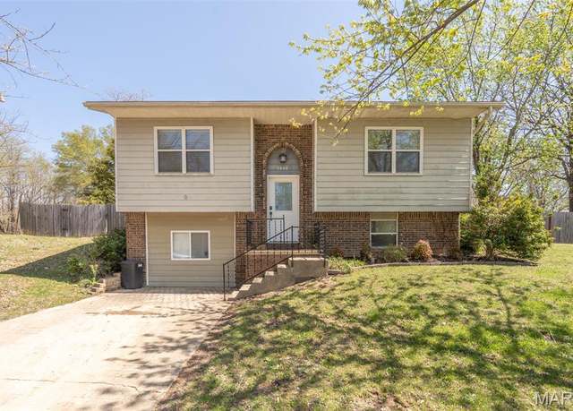 Property at 2408 National Ave, Poplar Bluff, MO 63901, 3 beds, 1.5 baths
