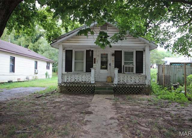 Property at 904 Camilla St, Park Hills, MO 63601, 3 beds, 1 bath