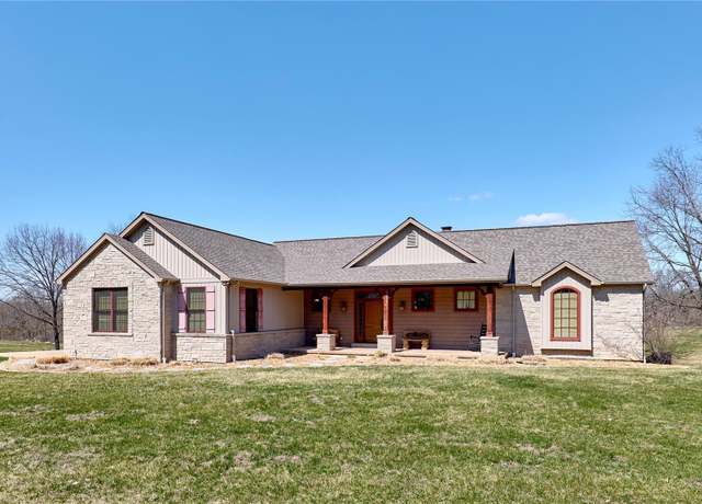 Property at 199 Dozer Dr, Winfield, MO 63389, 4 beds, 4 baths
