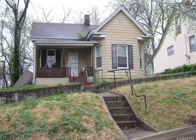 Property at 222 Lampert St, Alton, IL 62002, 2 beds, 1 bath