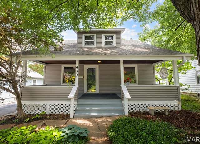 Property at 430 S Maple Ave, Webster Groves, MO 63119, 3 beds, 1 bath