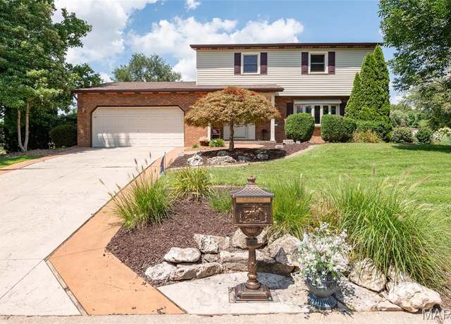 Property at 30 Spring Brook Dr, Glen Carbon, IL 62034, 3 beds, 2.5 baths