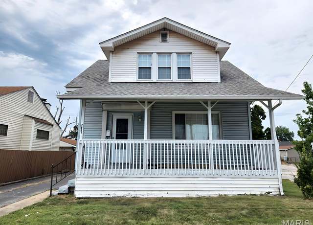 Property at 2957 Madison Ave, Granite City, IL 62040, 3 beds, 1.5 baths