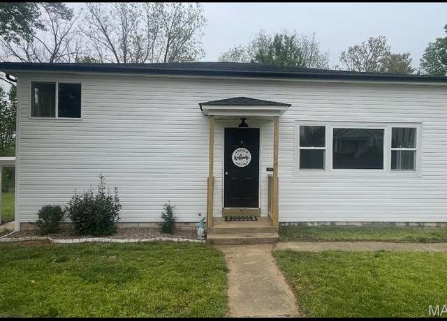 Property at 312 Newberry St, Fredericktown, MO 63645, 4 beds, 2 baths