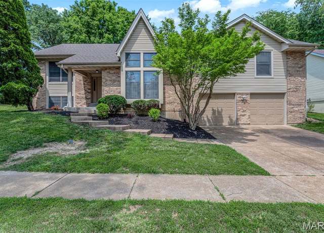 Property at 14361 White Birch Valley Ln, Chesterfield, MO 63017, 4 beds, 3 baths