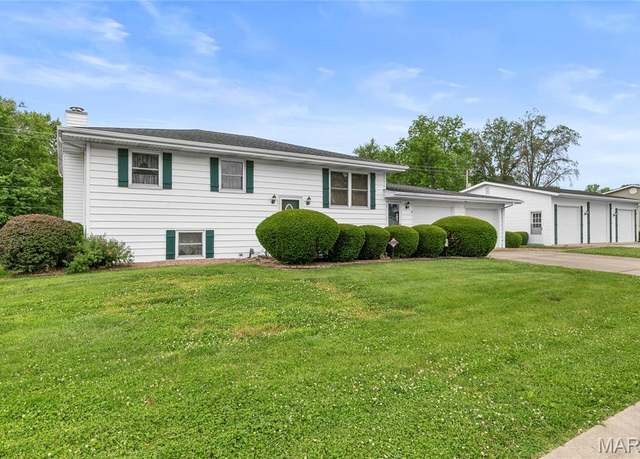 Property at 220 Elvira Dr, Fairview Heights, IL 62208, 5 beds, 2 baths