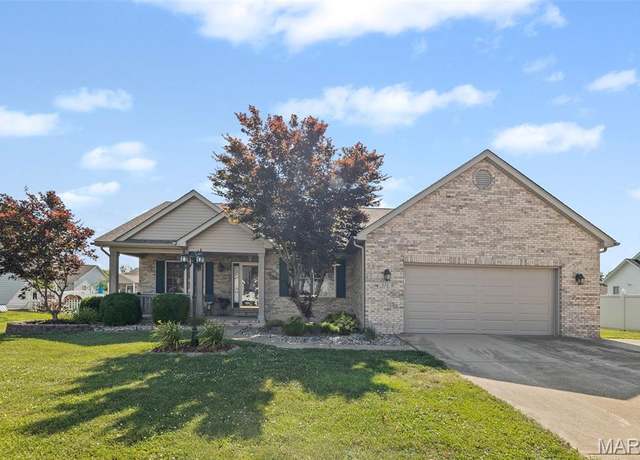 Property at 332 Ratz Dr, Granite City, IL 62040, 4 beds, 3 baths