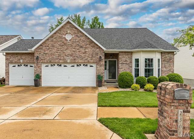 Property at 2308 Principia Dr, Maryland Heights, MO 63043, 4 beds, 3 baths