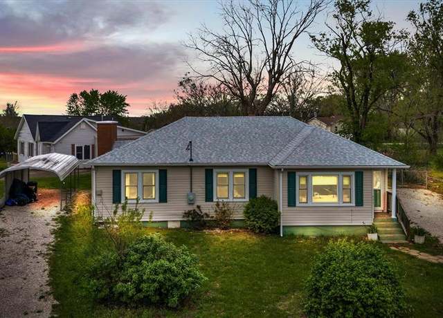 Property at 403 Virginia Ave, Potosi, MO 63664, 3 beds, 1 bath