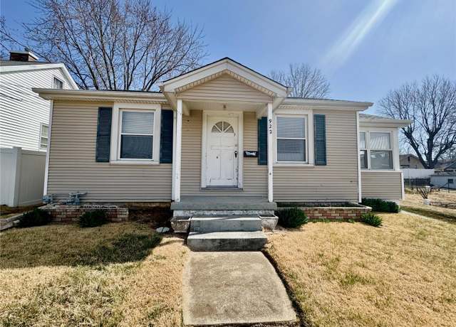 Property at 922 S 6th St, Belleville, IL 62220, 2 beds, 2 baths