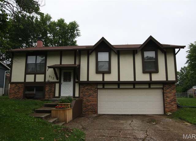 Property at 913 Lakeview Dr, Warrenton, MO 63383, 3 beds, 1 bath