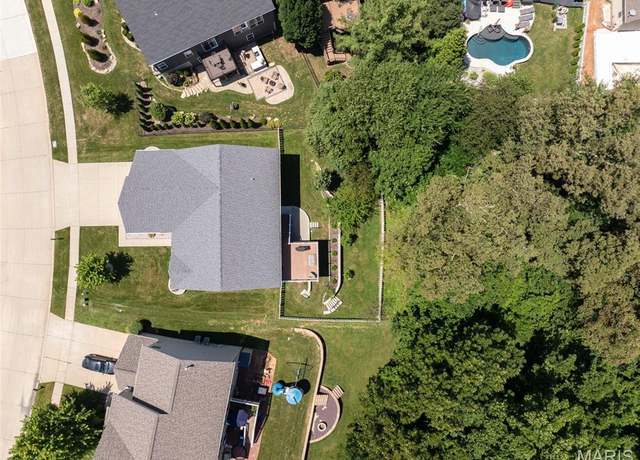 Property at 153 Carlton Point Dr, Wentzville, MO 63385, 4 beds, 3 baths