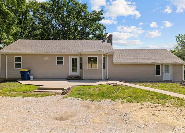 Property at 511 Middletown Rd, Warrenton, MO 63383, 3 beds, 2.5 baths