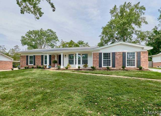 Property at 413 Claymont Dr, Ballwin, MO 63011, 4 beds, 3 baths