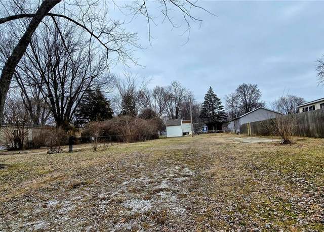 Property at 210 Meadowbrook Dr, O'fallon, IL 62269