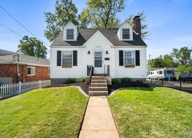 Property at 252 W Ripa Ave, St Louis, MO 63125, 2 beds, 1.5 baths
