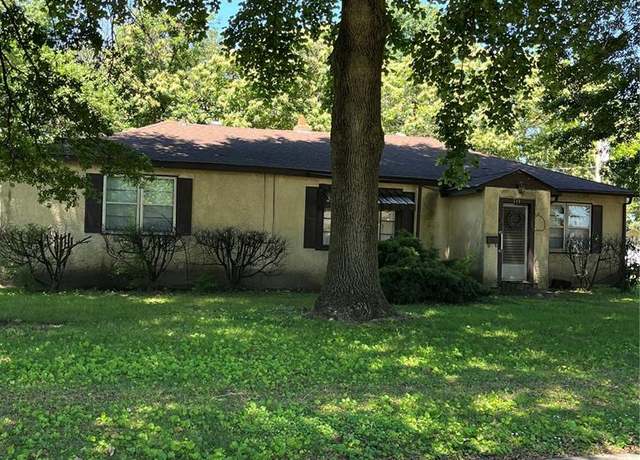 Property at 711 Lester St, Kennett, MO 63857, 2 beds, 2 baths