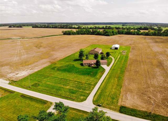 Property at 1046 Wisher Rd, Patoka, IL 62875, 3 beds, 2 baths