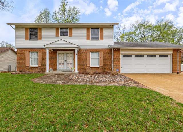 Property at 29 Park Charles Blvd N, St Peters, MO 63376, 4 beds, 2.5 baths